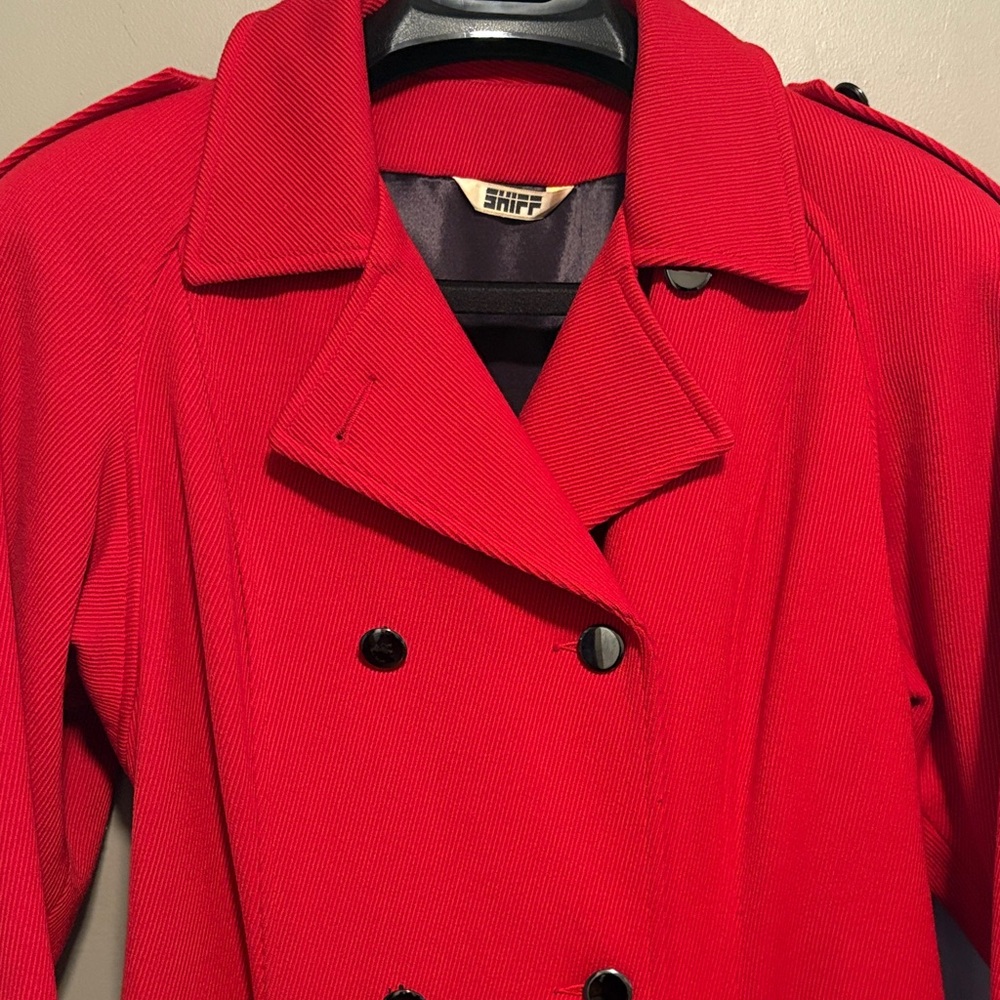 Gorgeous red wool coat size M-L no flaws lined with pockets shoulder pads